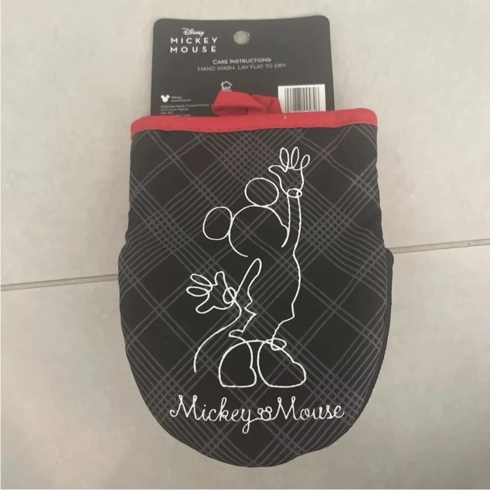 Disney Minnie Mouse 2 Mini mitt NWT brand new kitchen oven mitt